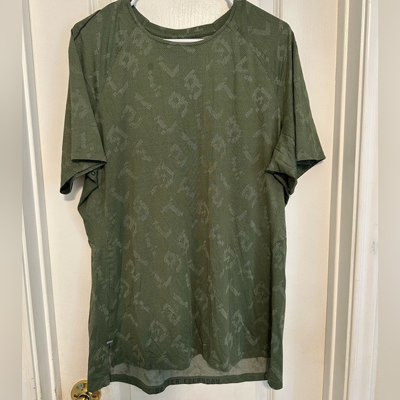 Lululemon Green Textured Men's Shirt - Picture 1 of 3